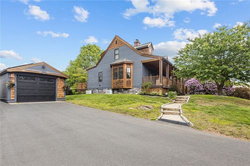 194 Campeau St, Woonsocket, RI, 02895-3610 | Card Image