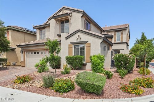 8204 Chimney Bluffs St, North Las Vegas, NV, 89085-4411 | Card Image