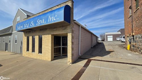 304 W Main St, Lake Mills, IA, 50450-1422 | Card Image