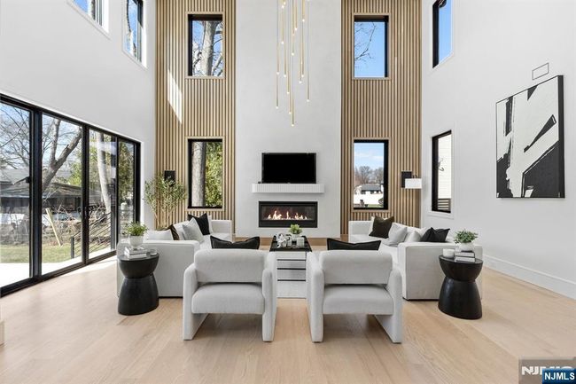 75 Maryland Rd, House other with 6 bedrooms, 8 bathrooms and null parking in Paramus NJ | Image 7