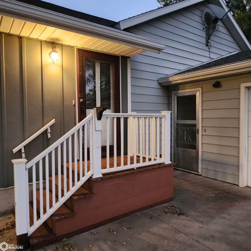 2440 250th St, Humboldt, IA, 50548-8812 | Card Image