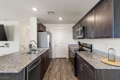 0 - 7027 Crimson Shadow Street, Townhouse with 3 bedrooms, 2 bathrooms and null parking in North Las Vegas NV | Image 3