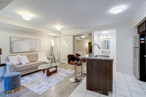 43-2315 Sheppard Ave W, North York, ON, M9M0E8 | Card Image