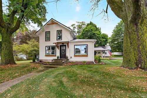 525 S Main St, Middlebury, IN, 46540-9004 | Card Image