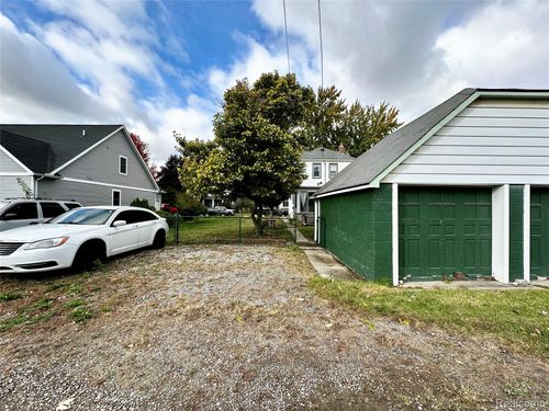 1815 5th St, Wyandotte, MI, 48192-3916 | Card Image