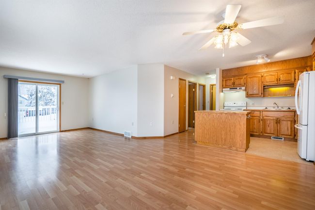 4802 46 Street, Home with 2 bedrooms, 1 bathrooms and 2 parking in Lloydminster SK | Image 4