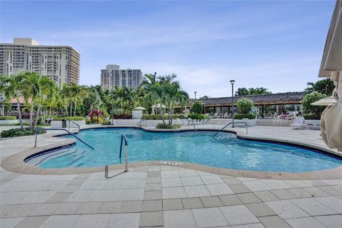 1907-20281 E Country Club Dr, Aventura, FL, 33180-3010 | Card Image