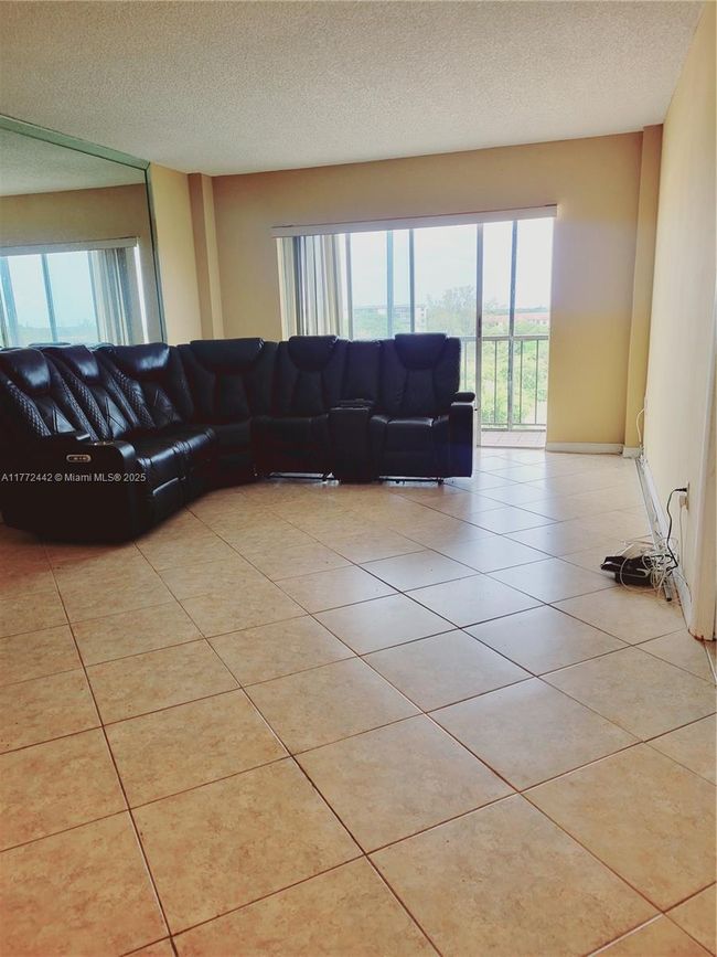 APT-713 - 4174 Inverrary Dr, Condo with 2 bedrooms, 2 bathrooms and null parking in Lauderhill FL | Image 11