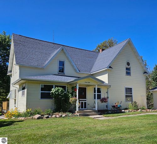 98 S Mud Lake Rd, West Branch, MI, 48661-9534 | Card Image