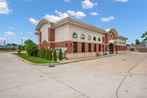 42301 Mound Rd, Sterling Heights, MI, 48314-3148 | Card Image