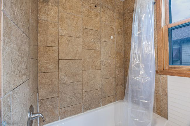 Main Level Bathroom | Image 22