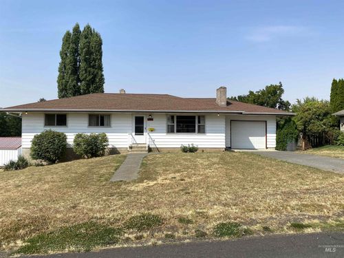 220 Cedar St, Potlatch, ID, 83855-2001 | Card Image
