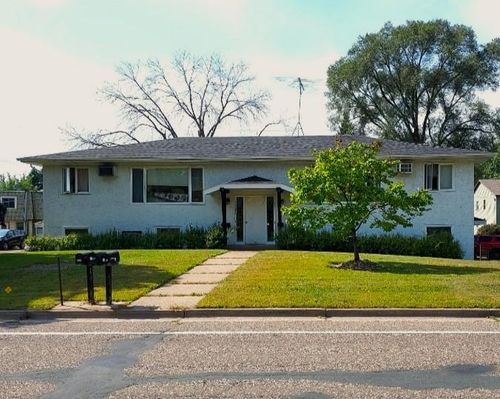 631 13th St S, Hudson, WI, 54016-2102 | Card Image