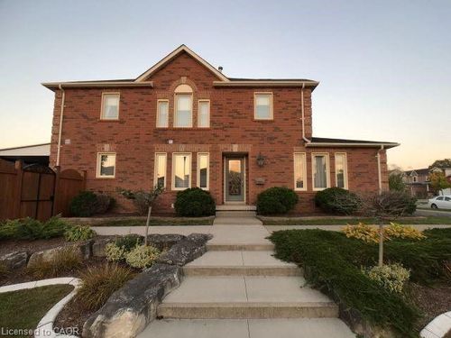 236 Langlaw Dr, Cambridge, ON, N1P1B6 | Card Image