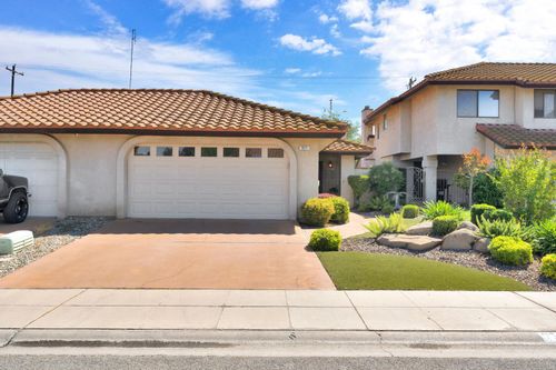 917 Valley Way, Madera, CA, 93637-2700 | Card Image