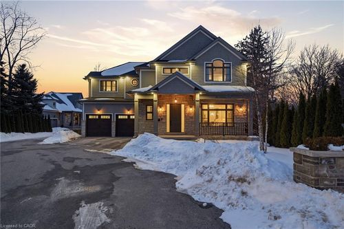 3-2265 Lakeshore Rd, Burlington, ON, L7R1B1 | Card Image