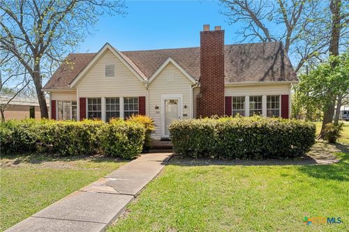 708 E Texas Ave, Mart, TX, 76664-1518 | Card Image