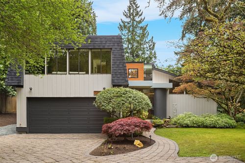 10020 Ne 27th St, Bellevue, WA, 98004-1952 | Card Image