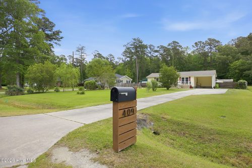 409 Bradford Dr, New Bern, NC, 28560-6901 | Card Image