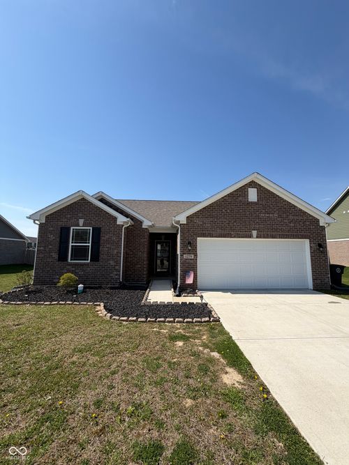 1279 Bontrager Ln, Shelbyville, IN, 46176-8593 | Card Image