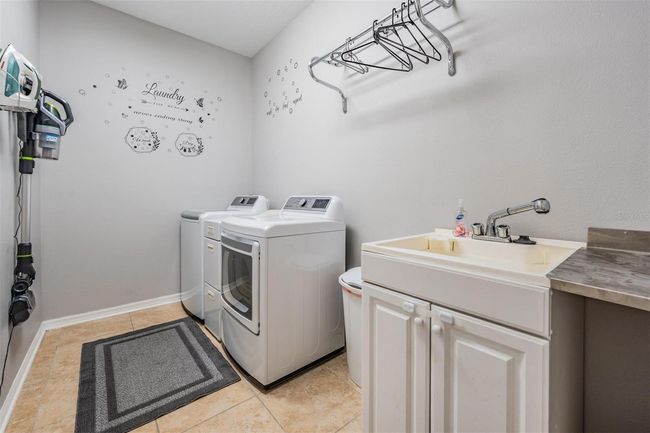 1524 Rhodeswell Ln, House other with 5 bedrooms, 3 bathrooms and null parking in DOVER FL | Image 22