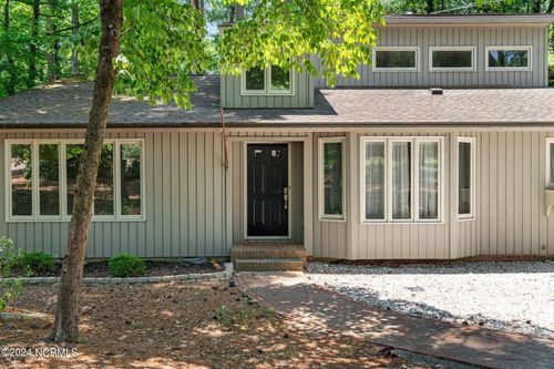 618 Chelsea Dr, Sanford, NC, 27332-8560 | Card Image