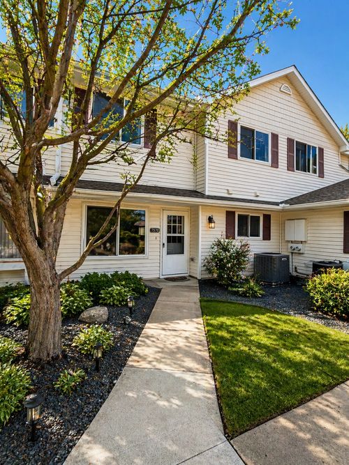 7570 15th Street Ln N, Oakdale, MN, 55128-6010 | Card Image