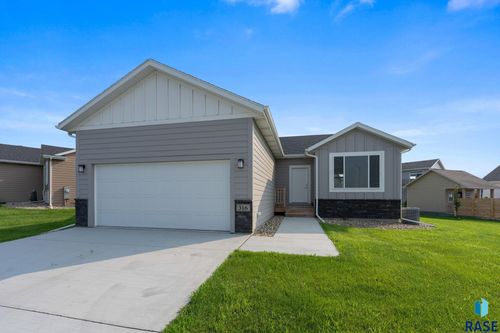 316 S Willow Spring Dr, Sioux Falls, SD, 57110-6795 | Card Image