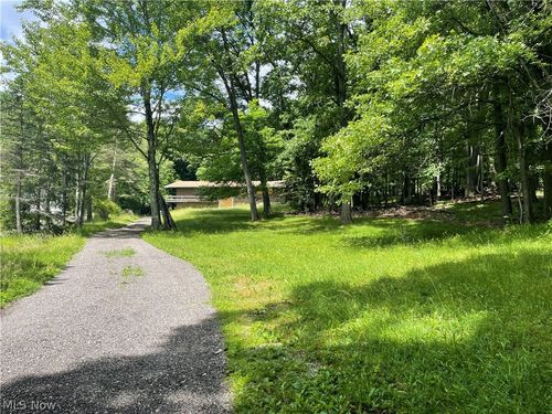 8456 Whitewood Rd, Brecksville, OH, 44141-1530 | Card Image
