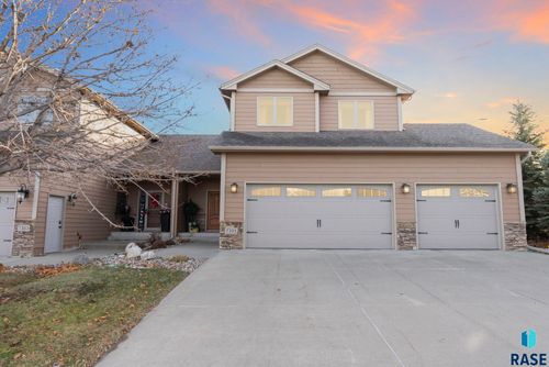 7301 S Grand Arbor Ct, Sioux Falls, SD, 57108-3151 | Card Image