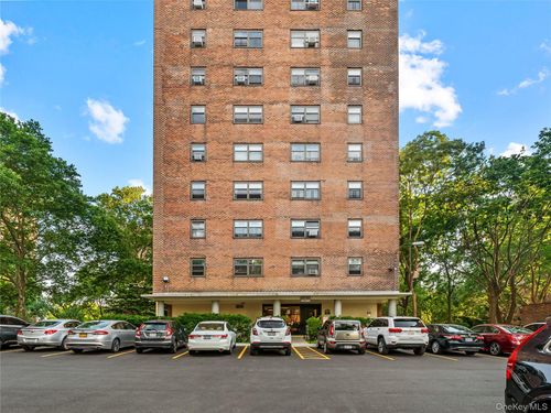 11b-21-66 33rd Road, New York, NY, 11106 | Card Image