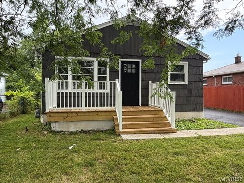 657 72nd St, Niagara Falls, NY, 14304-2201 | Card Image