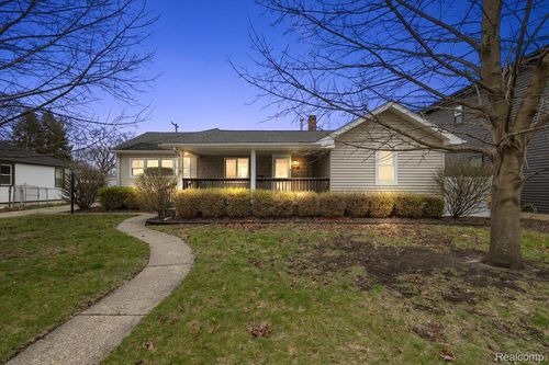 1920 E Saratoga St, Ferndale, MI, 48220-2068 | Card Image