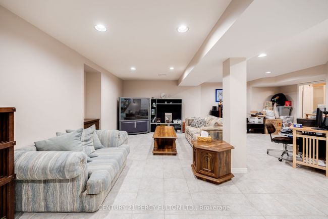 249 Mossbrook Sq, House other with 4 bedrooms, 4 bathrooms and 2 parking in Pickering ON | Image 18