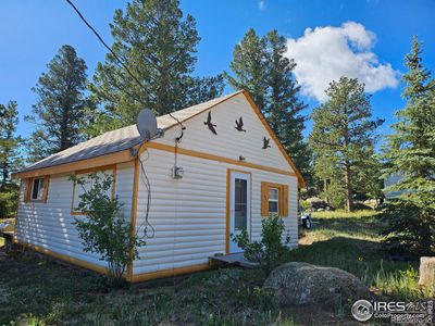 Back of Cabin | Image 3