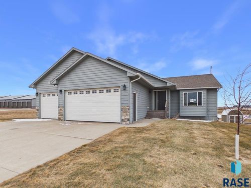 921 Trojan Ave Avenue, Hartford, SD, 57033 | Card Image
