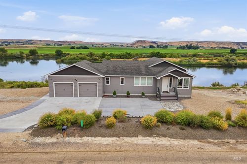 7322 Old Bruneau Hwy, Marsing, ID, 83639-8224 | Card Image