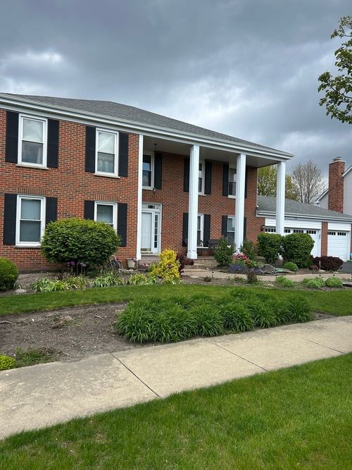 690 Waterford Dr, Des Plaines, IL, 60016-8727 | Card Image