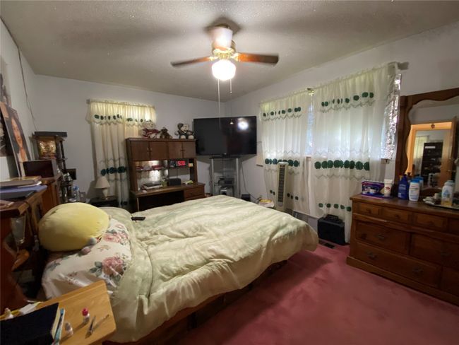 View of bedroom | Image 14