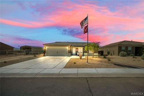 6710 W Brook Dr, Golden Valley, AZ, 86413-7035 | Card Image