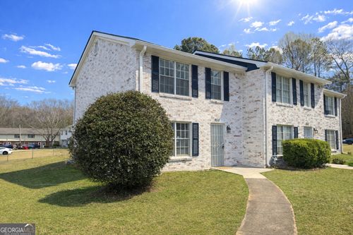 8515 Pineland Dr, Jonesboro, GA, 30238-2966 | Card Image
