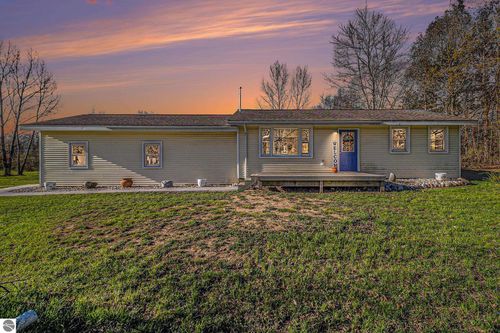 4507 Maidens Rd, Onekama, MI, 49675-9721 | Card Image