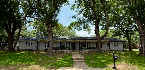 1507 Greenbrier Dr, Sherman, TX, 75092-2209 | Card Image
