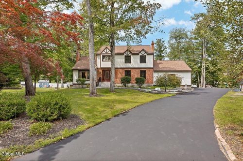 17 Bittersweet Ln, Clifton Park, NY, 12065-6605 | Card Image