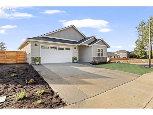1240 Lighthouse Ln, Brookings, OR, 97415-1401 | Card Image