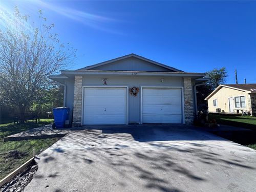 2709 Sunny Ln, Taylor, TX, 76574-5121 | Card Image