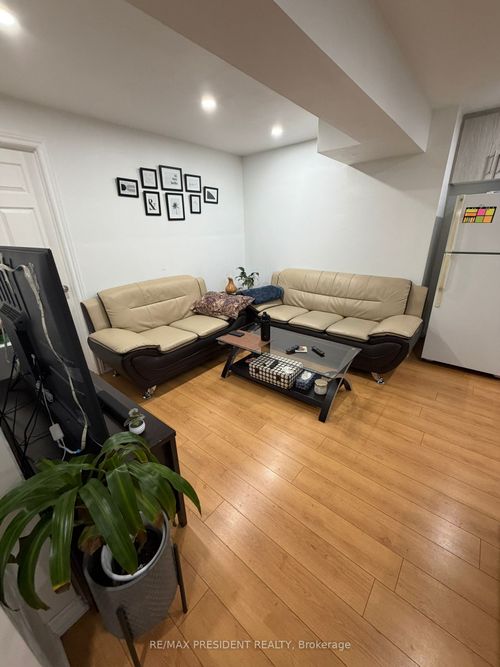 214 Blair Creek Dr, Kitchener, ON, N2P0G2 | Card Image
