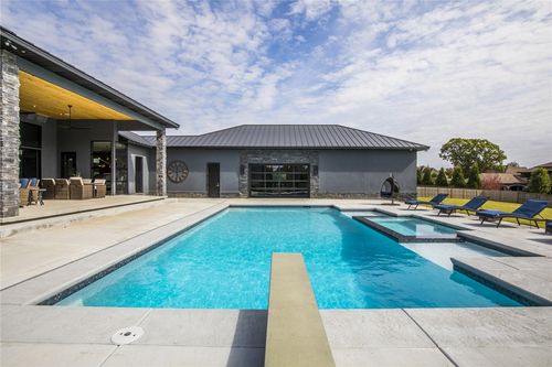 4017 Caerleon Cir, Bentonville, AR, 72713-7651 | Card Image