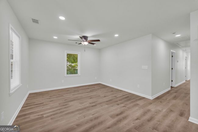 1037 S Pond St, House other with 3 bedrooms, 2 bathrooms and null parking in Toccoa GA | Image 7