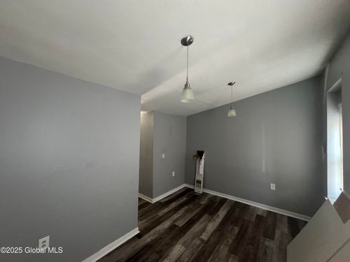 2-663 2nd Ave, Troy, NY, 12182-2343 | Card Image